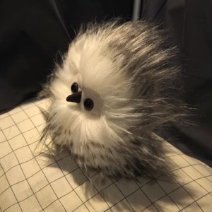 Peluche Hibou Bertie Version UK JC Haute Qualité 12cm, avec base lestée, texture duveteuse, toucher doux et moelleux, hibou effiloché, jouet en peluche, décoration d'intérieur - Product Image 5