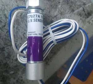 Honeywell เครื่องตรวจจับเปลวไฟ C7027A1031 UV สำหรับการก่อสร้างชิ้นส่วนเตาโลหะรับประกัน6เดือน - Product Image 4