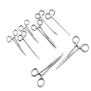 Juego de 13 Piezas de Instrumentos Quirúrgicos Básicos DDP: Pinzas, Tijeras, Portaagujas, en Caja de Acero Inoxidable, con Certificación CE e ISO - Product Image 1
