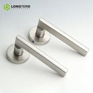 Set di Maniglie per Porte Interne di Lusso, Design Moderno in Oro Spazzolato per Appartamenti e Case - Product Image 1