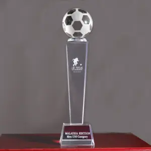 MH-NJ00517个性化足球水晶奖杯水晶足球奖