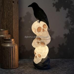 Decoración de Jardín para Halloween, Cuervo Realista de Plástico Moldeado por Soplado, Cuervo Negro y Calaveras Apiladas para Decoraciones de Exterior - Product Image 5