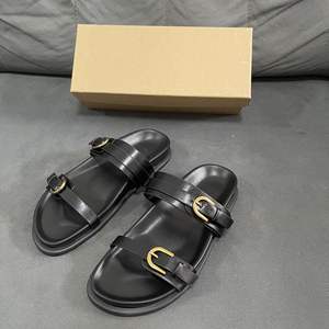 Mules et Sandales Plates de Luxe pour Femmes avec Boucles Métalliques – Chaussures Designer Personnalisées - Product Image 2