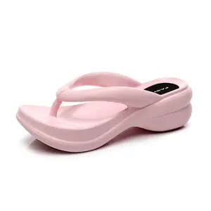 Neuankömmlinge wasserdicht Sexy Heeled Summer Slippers EVA-Injektion Flip-Flops Keils andalen formen Outdoor-Flip-Flops für Frauen