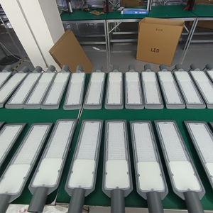 <span class=keywords><strong>Lampadaire</strong></span> LED à économie d'énergie 200W AC 85-265V, lampe LED routière à haute efficacité, remplace l'ancienne lampe pour la modernisation des infrastructures - Product Image 3