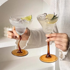 Verres à cocktail vintage à pied haut courbé, couleur ambre, pour <span class=keywords><strong>Martini</strong></span>, Champagne, Vin et Margarita, parfaits pour les fêtes - Product Image 5