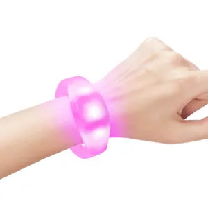 パーティー用品LEDリストバンド3モードブレスレットライトアップPulsera Led Pulseirasライトアップブレスレットイベント用