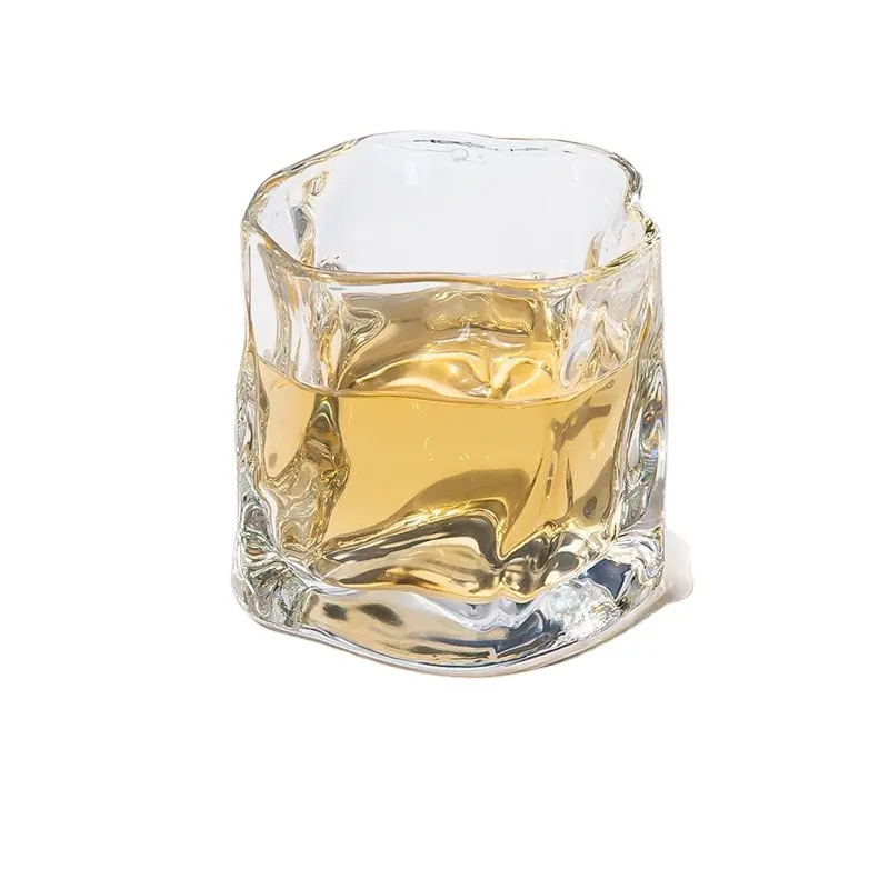 Bicchiere da whisky in vetro a righe in cristallo intrecciato con fondo tondo