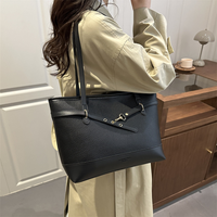 Sac fourre-tout en PU pour femme, grande capacité, couleur contrastante, à porter sous le bras, avec boucle de ceinture et fermeture éclair, chic, pour le bureau, les trajets quotidiens et les occasions décontractées.
