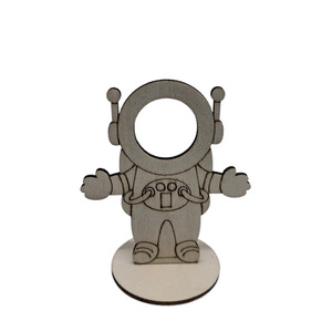 Kit de bricolage astronaute en bois 23 cm pour enfants, ensemble de jouets à peindre, thème fantastique science-fiction - Product Image 1