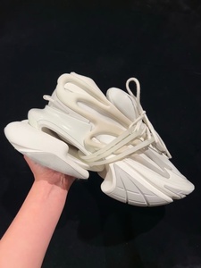 Chaussures de sport de loisirs en caoutchouc assorties pour hommes et femmes, chaussures de créateur de haute qualité avec talons épais pour les activités sportives - Product Image 3