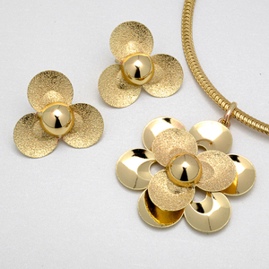 Juego de Joyería para Mujer de Latón Chapado en Oro de 14K, Personalizado al por Mayor, para Boda, Compromiso, Fiesta, Aniversario, Collar y Aretes - Product Image 5
