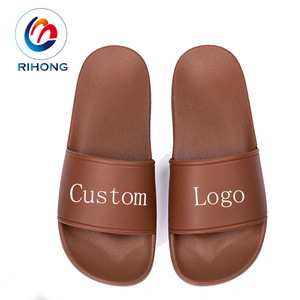 Nouvelle Arrivée Sandales à Enfiler en PVC Couleur Orange avec Logo Personnalisé, Semelle en Plastique, Prix Abordable, Chaussons d'Été Décontractés pour Femmes de Guangzhou - Product Image 3
