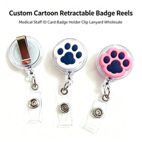 Porte-badge rétractable en PVC personnalisé à faible MOQ, motif dessin animé, en caoutchouc souple, avec clip et cordon, accessoires pour breloques de chaussures
