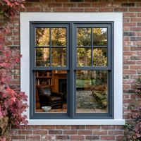 Ventana Vertical de Aluminio Blanco y Negro Estilo Moderno, con Rejillas Divisorias Personalizadas y Doble Acristalamiento para Villas