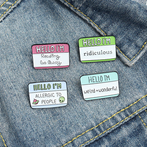 4 alfileres de solapa con cita de diálogo divertido en estilos personalizados Broches con serigrafí<span class=keywords><strong>a</strong></span> humorística para bolsos Esmalte duro de tela Listo para enviar - Product Image 2