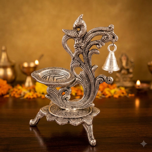 Diya en forme de cloche de paon plaqué argent - Product Image 2