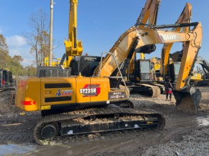 Excavadora de Orugas Usada Sany SY235H Modelo 2022-2023 de 23 Toneladas con Motor, Caja de Cambios y Bomba de Alto Rendimiento y Rentable en Venta - Product Image 2