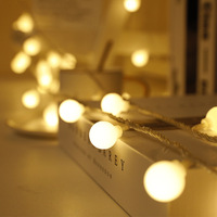 Luces de Navidad con Forma de Bola para Interiores/Exteriores, Alimentadas por Batería/USB, Luces de Hadas Colgantes, LED Impermeables IP44 para Bodas, Jardines y Fiestas