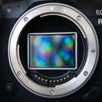 Appareil photo Canon EOS R5 Mark II d'occasion, 45MP, capteur CMOS empilé, 8K 60p RAW, version globale multilingue, 4K 120p, IBIS, AF AI, état impeccable