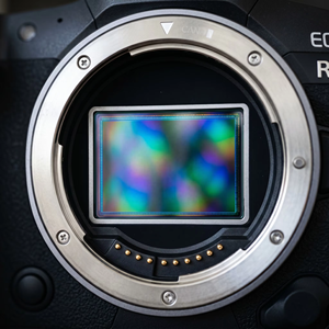 <span class=keywords><strong>Appareil</strong></span> <span class=keywords><strong>photo</strong></span> Canon EOS R5 Mark II d'occasion, 45MP, capteur CMOS empilé, 8K 60p RAW, version globale multilingue, 4K 120p, IBIS, AF AI, état impeccable - Product Image 3