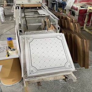 Nouvelle Arrivée Construction Matériel <span class=keywords><strong>Faux</strong></span> <span class=keywords><strong>En</strong></span> Plastique PVC Facile À Nettoyer Dalle de <span class=keywords><strong>Plafond</strong></span> 600x600 <span class=keywords><strong>Plafond</strong></span> PVC Étanche - Product Image 6