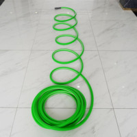 Tuyau d'eau de jardin robuste résistant aux UV de qualité usine avec connecteur en alliage d'aluminium pour l'irrigation de lavage de voiture