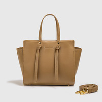 Pochette carrée en cuir PU pour femme avec décoration métallique, idéale pour les banquets et mariages