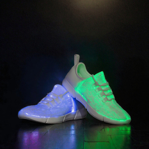 Zapatillas LED Luminosas Recargables al por Mayor con Fibra Óptica USB que Brillan en la Oscuridad para Niños, con Empeine de Algodón y Entresuela de EVA para Mujer - Product Image 3