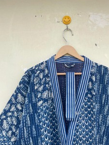 Indigo Patchwork Kantha Kimono Block Print Cotton Robe Cosido a mano Floral Block Impreso Ropa de dormir Winterwear Hippie Kimono - Product Image 2