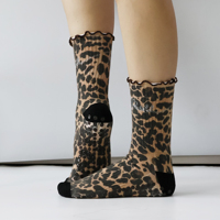 Impression personnalisée du logo Chaussette de yoga à la mode Chaussette de yoga à motif léopard Chaussettes de pilates antidérapantes pour femmes