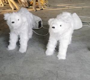 פסל דוב קוטב אנימציה בגודל טבעי 1.8 מטר, עשוי פיברגלס, עם רמקול בלוטות', לקישוט חג המולד - Product Image 3