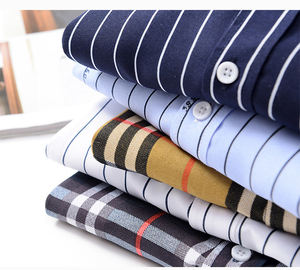 Camisa de Vestir a Rayas Moderna, Corte Entallado, Manga Larga, Diseño para Oficina Profesional y Ocasiones Casuales - Product Image 6