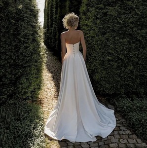 S1745L Nuovo Stile 2026 Abito da Sposa con Piccolo Strascico per la Sposa, in Tulle Leggero, Lussuoso ed Elegante Abito da Sposa Lungo - Product Image 4