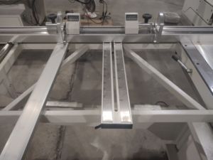 <span class=keywords><strong>Sierra</strong></span> CNC para Cortar Paneles de Madera, Motor Controlado por Computadora como Componente Central - Product Image 5