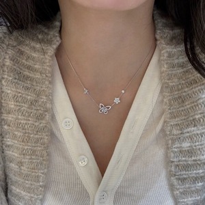 Collar con diseño de mariposa y flor en oro blanco de 14 quilates, delicado collar con múltiples piedras para uso diario, joyería fina para mujer - Product Image 3