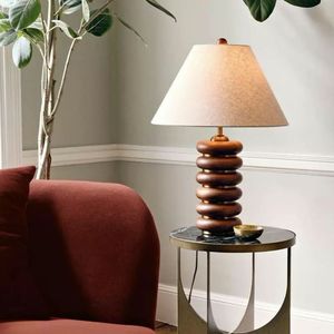 Lampe de table moderne de luxe léger en bois massif avec abat-jour en tissu, LED à intensité variable pour hôtel, salon, canapé, bureau - Product Image 3