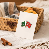 Insignes en émail doux à double drapeau personnalisés Épinglette en métal Accessoires pour costume vêtements Échange international Turquie USA et plus de drapeaux