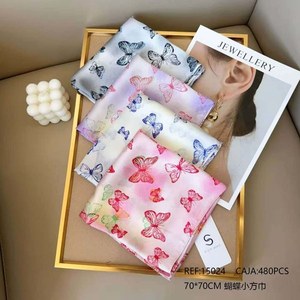 Foulard Quadrato con Motivo a Farfalle 70x70cm, Fazzoletto in Seta Stampata, Accessorio di Moda - Product Image 3