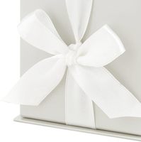 Boîte cadeau carrée blanche personnalisée avec ruban en satin, impression de logo personnalisée possible pour les cadeaux