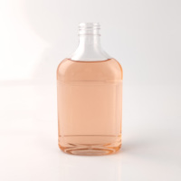 Bouteille plate transparente de boisson alcoolisée en plastique PET de qualité alimentaire de 200ml avec bouchon inviolable blanc