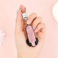 Ouvre-boîte multifonction portable en plastique avec strass, style luxe léger, best-seller transfrontalier, avec lampe torche intégrée et porte-clés