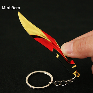 Fábrica al por mayor Mini tamaño miniatura Metal <span class=keywords><strong>Valorant</strong></span> pistola cuchillo espada llavero personalizado juego juguete - Product Image 6
