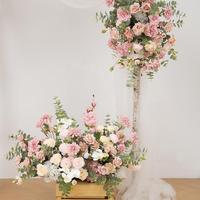 Composition florale rose en arc, toile de fond de mariage personnalisée, guirlandes de fleurs triangulaires suspendues au mur, décorations d'allée, fleurs artificielles réalistes