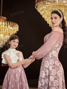 Venta al por mayor de tejido Jacquard Floral de poliéster, precio barato, directo de fábrica, en oferta, tejido para hacer vestidos de mujer - Product Image 4