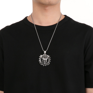 Edelstahl Halloween Schädel Anhänger für Männer Mechanische Punk-Stil Schraubens chl üssel Pfeil und Pistole Thema Skelett Kopf Anhänger Halskette - Product Image 6
