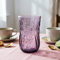 Europese vintage machinaal geperste geëmbosseerde glazen, kleurrijke gegraveerde tumbler glazen, kelken & waterglazen voor feesten