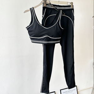 Set Sportivo Leggero da <span class=keywords><strong>Donna</strong></span> per Fitness e Yoga, Reggiseno e Leggings ad Alta Elasticità e Traspiranti, <span class=keywords><strong>Abbigliamento</strong></span> Sportivo Comodo con Logo Frontale - Product Image 4