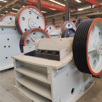 Concasseur à mâchoires mobile hydraulique intégré d'occasion à vendre – Machine de concassage de roche pour l'exploitation minière extérieure, la production d'agrégats pour mines, carrières et autoroutes