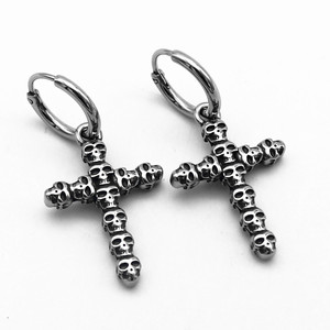 Pendientes de aro con forma de calavera y cruz de yunnique, joyería de moda unisex de estilo punk de acero de titanio - Product Image 1